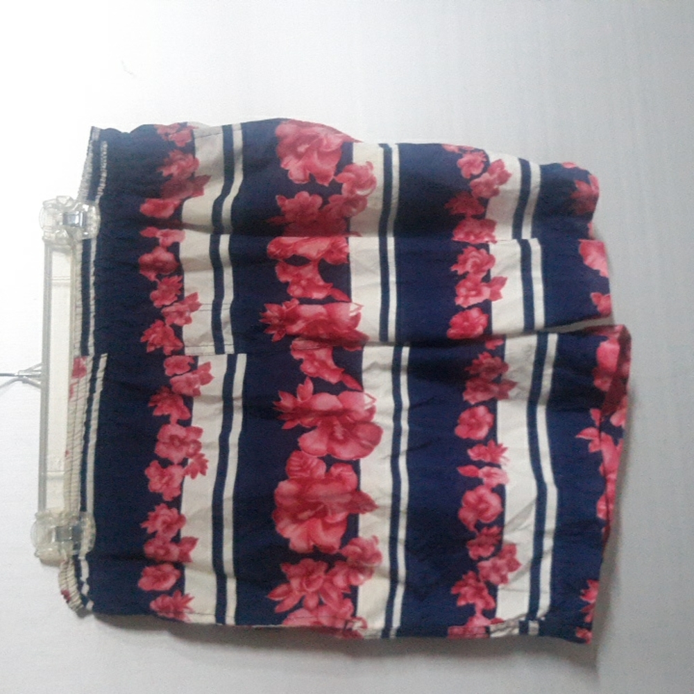 Tommy Bahama Size S (SKU 81)